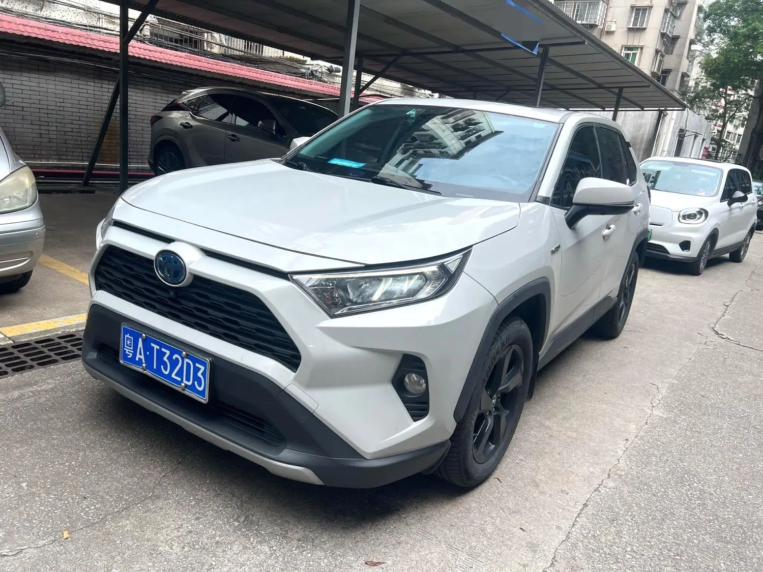 2020 Toyota RAV4 - Main View
