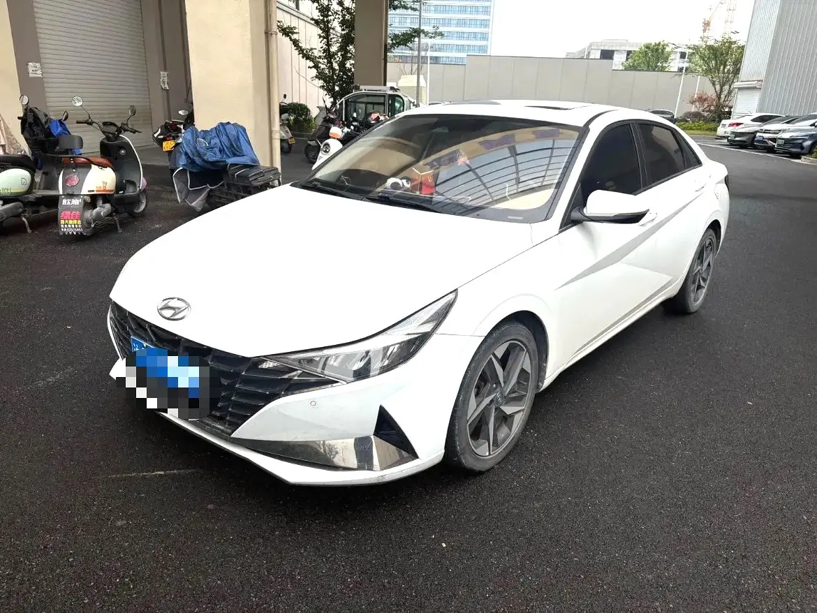 2020 Hyundai Elantra - Main View