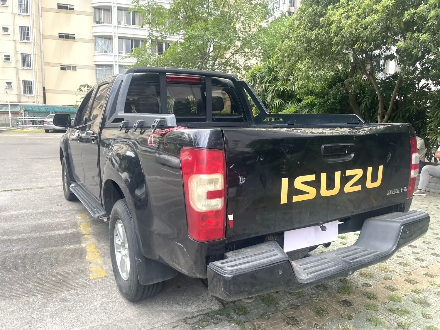 2020 ISUZU RE-MAX - Main View