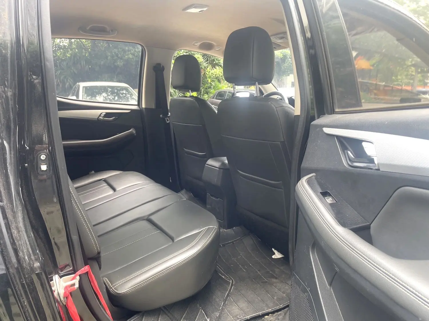 2020 ISUZU RE-MAX - Main View