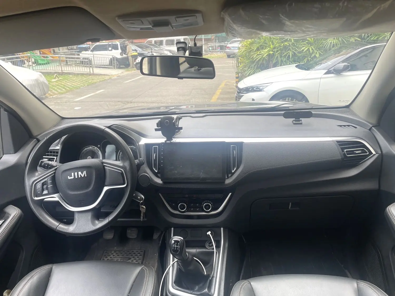2020 ISUZU RE-MAX - Main View