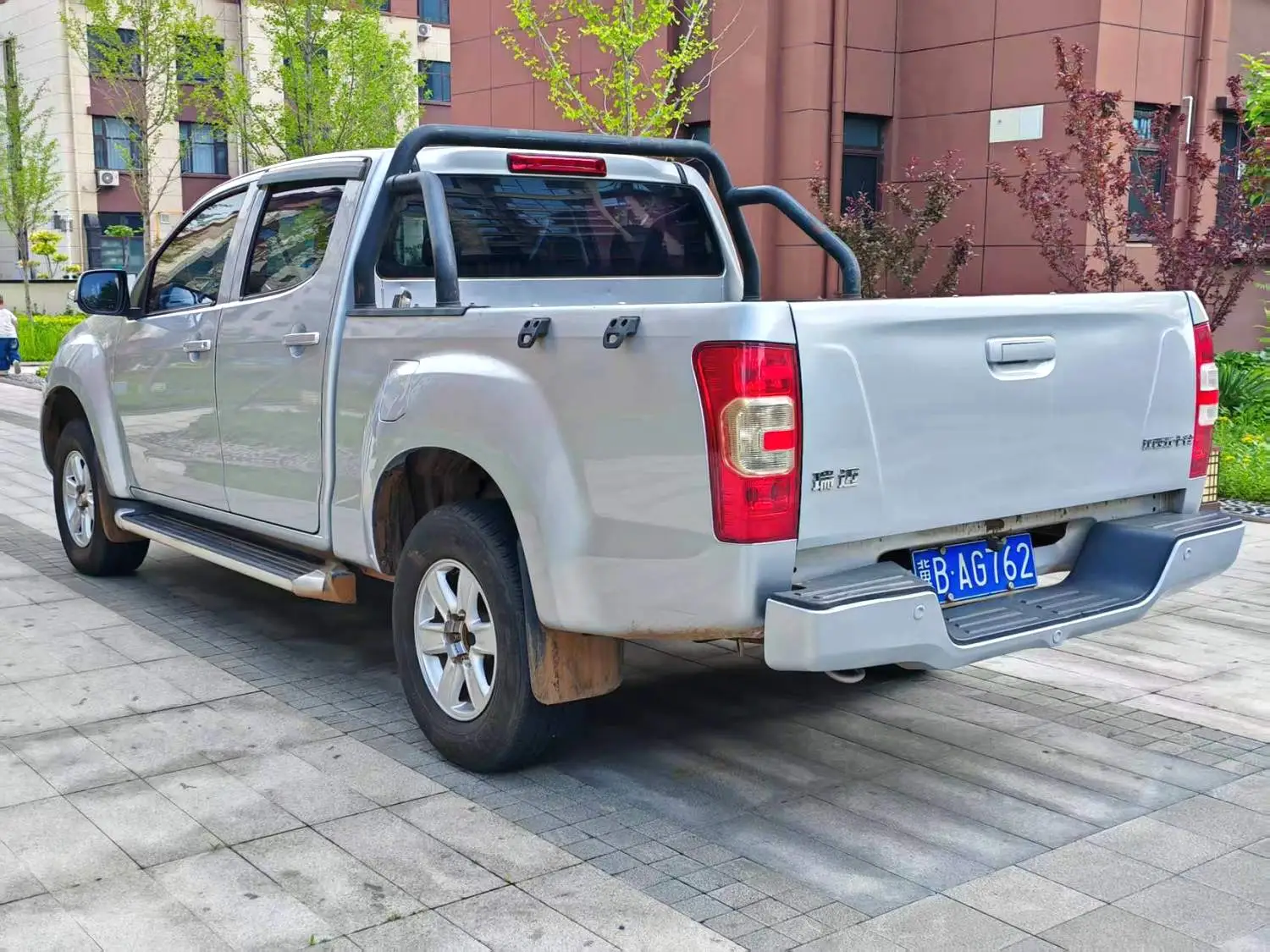 2021 ISUZU RE-MAX - Main View