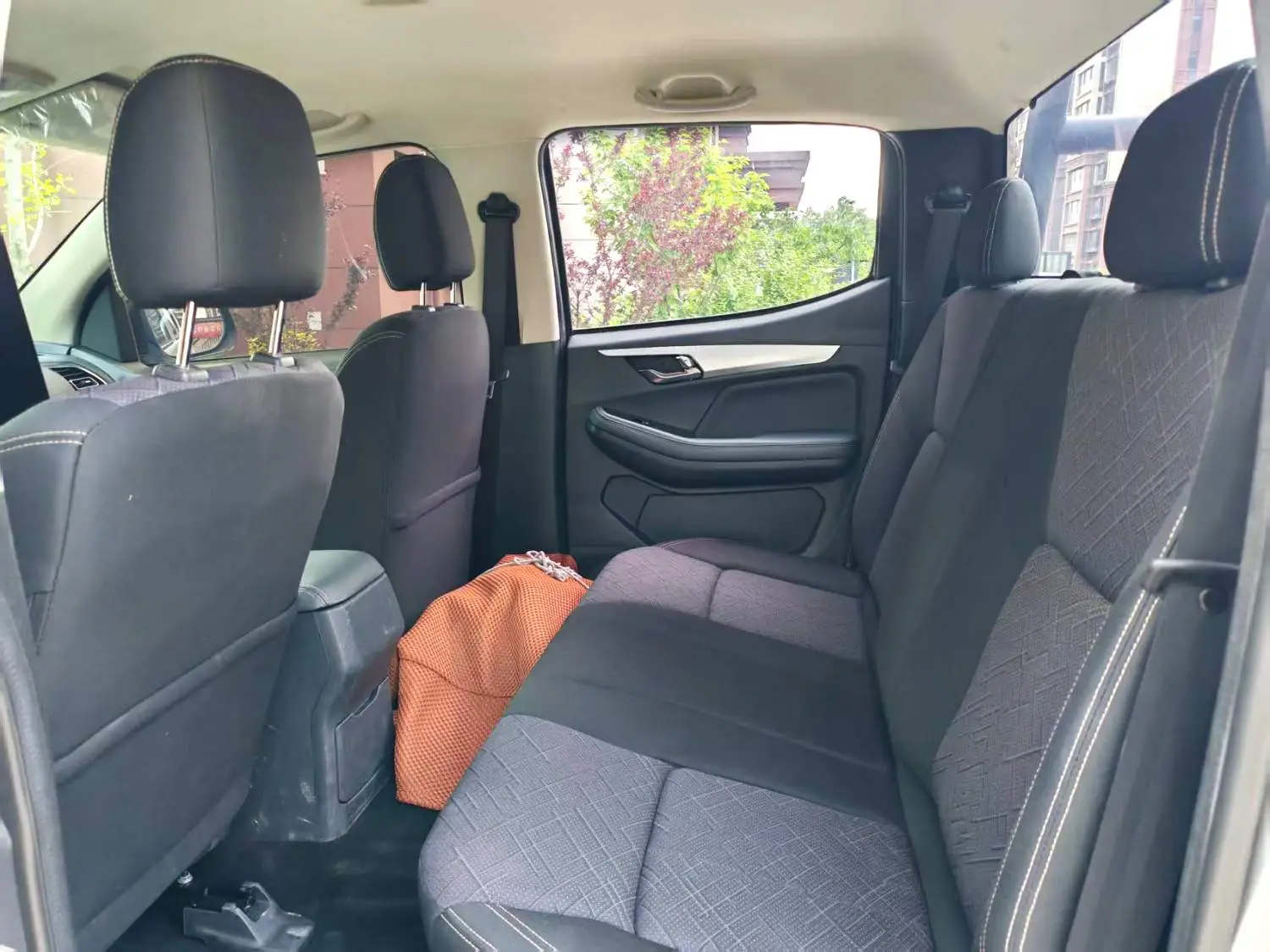 2021 ISUZU RE-MAX - Main View