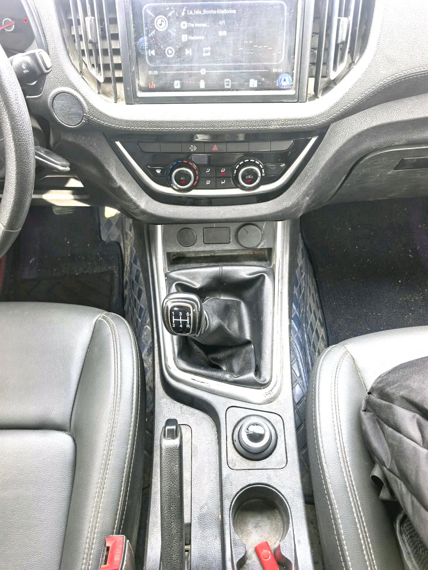 2023 ISUZU RE-MAX - Main View