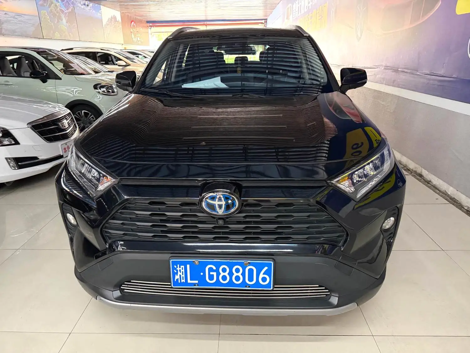 2020 Toyota RAV4 - Main View