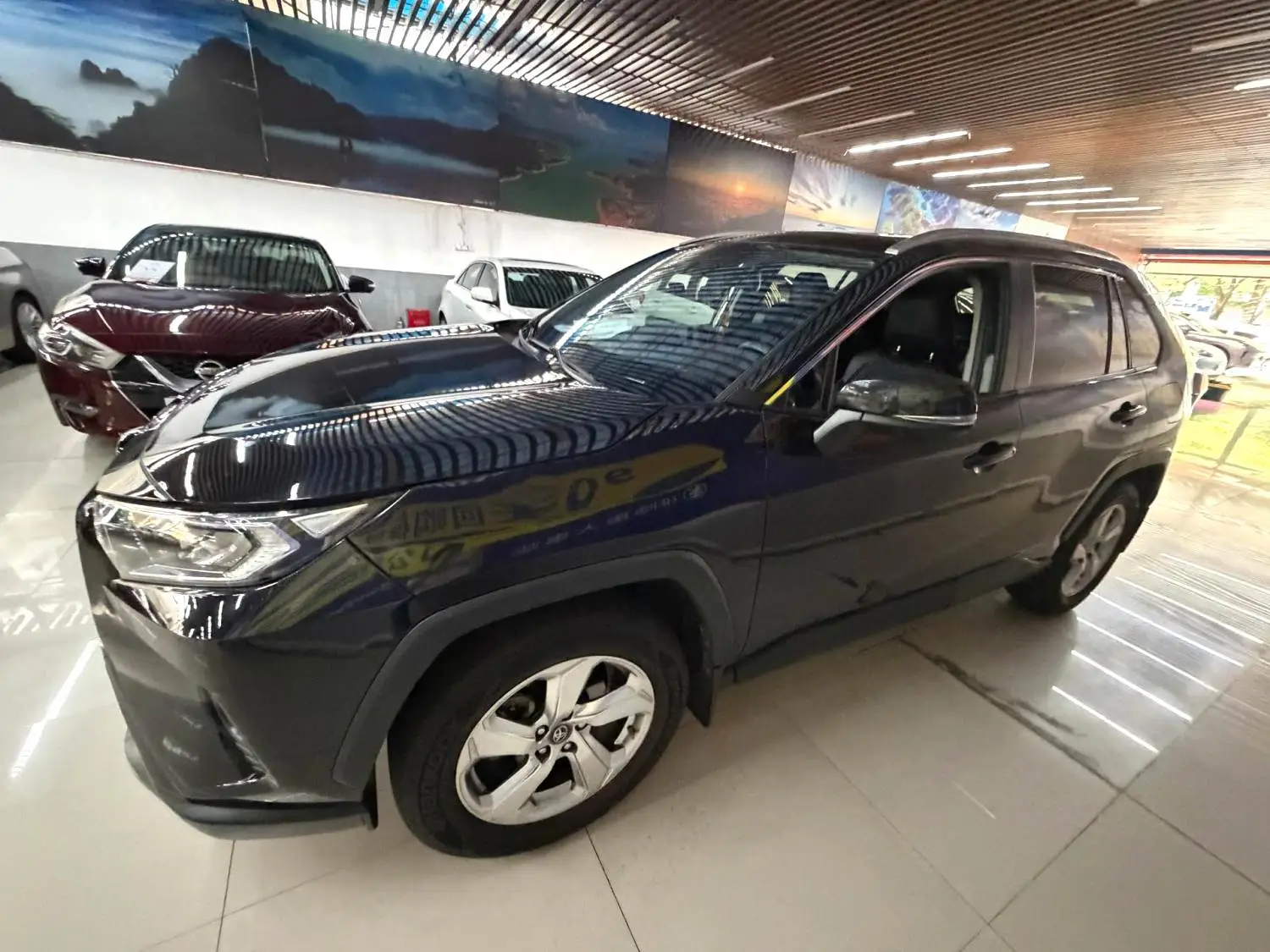 2020 Toyota RAV4 - Main View