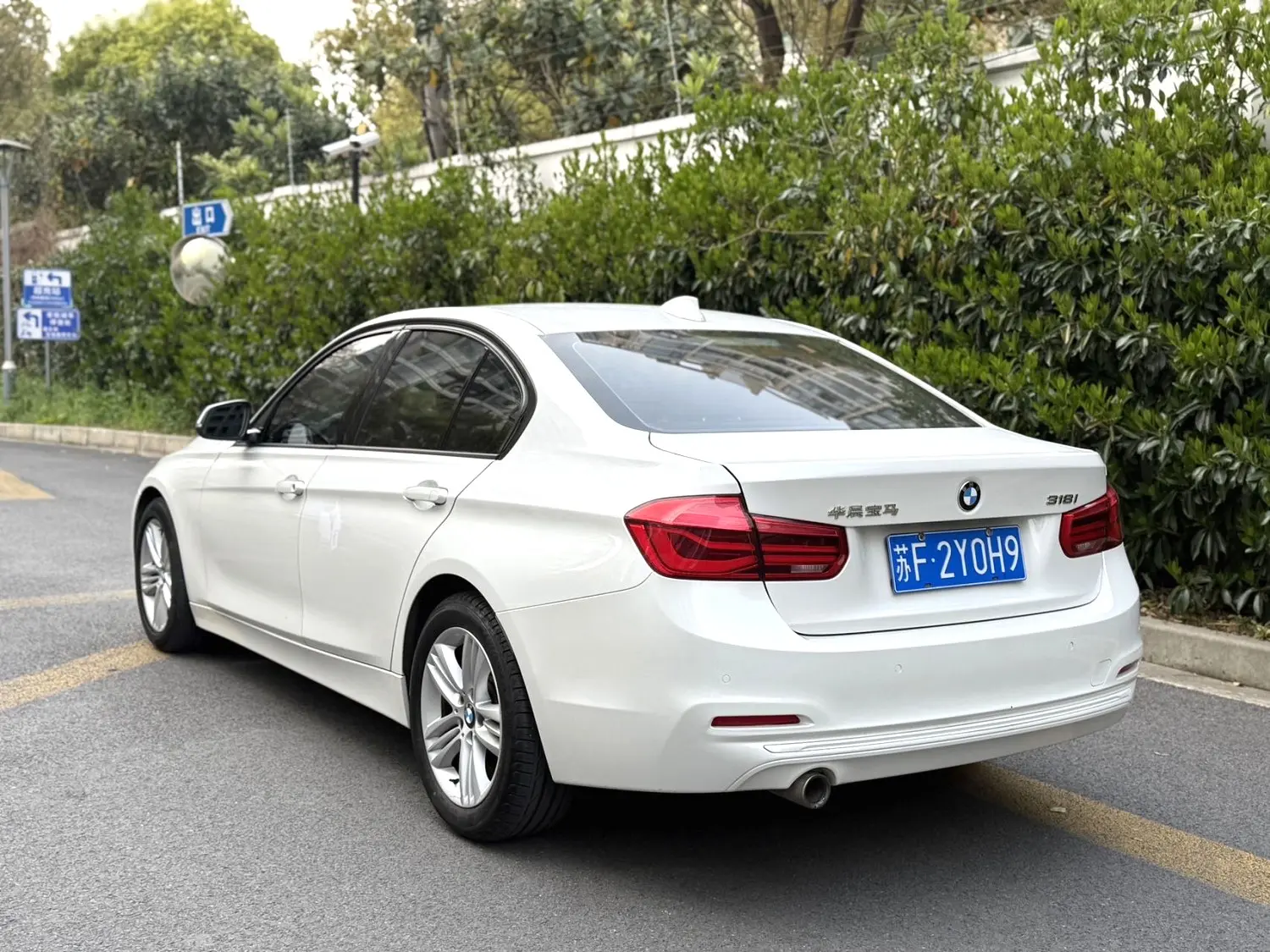 2018 BMW 318i - Main View