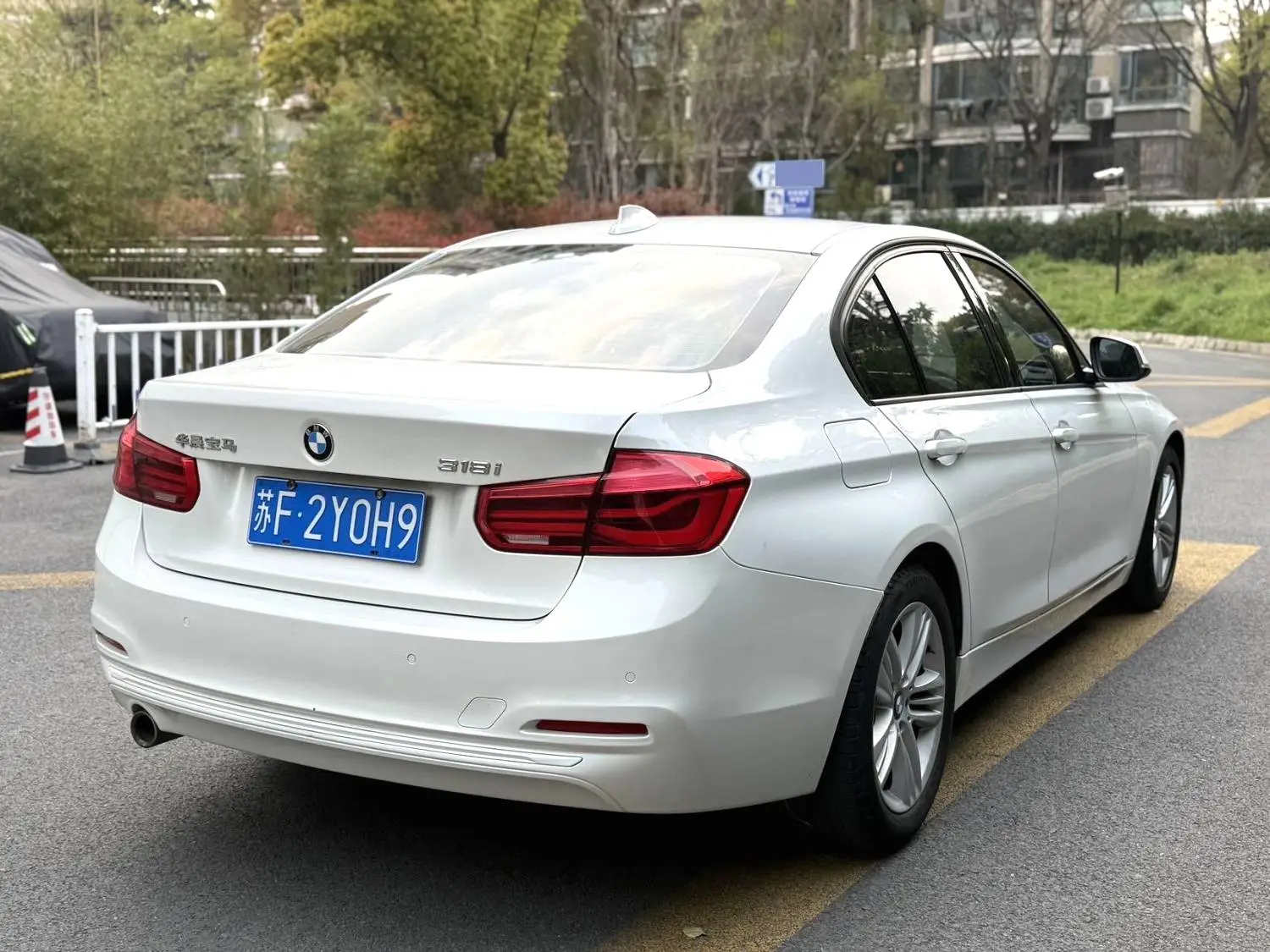 2018 BMW 318i - Main View