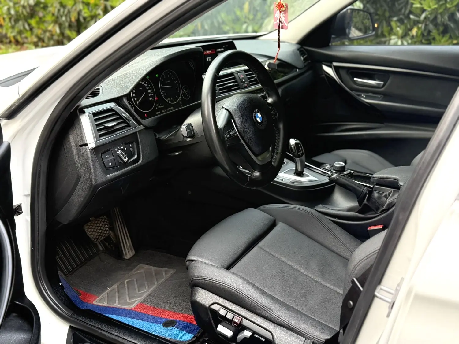 2018 BMW 318i - Main View