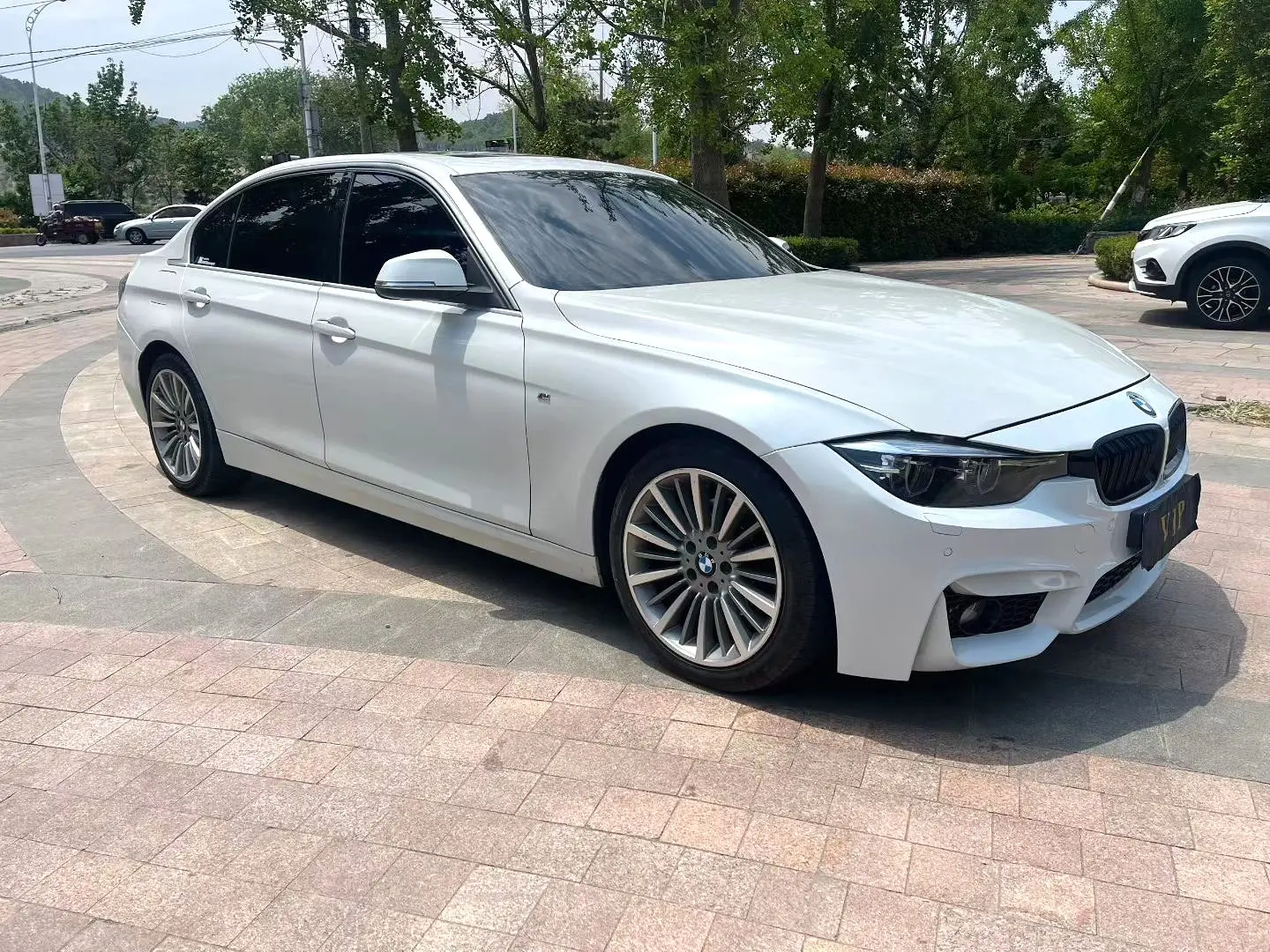 2019 BMW 320Li - Main View