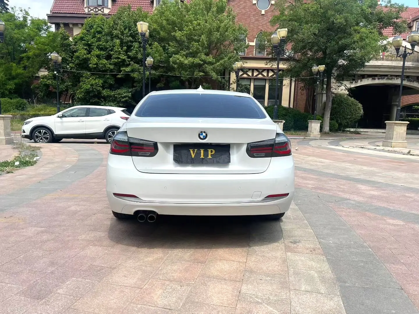 2019 BMW 320Li - Main View