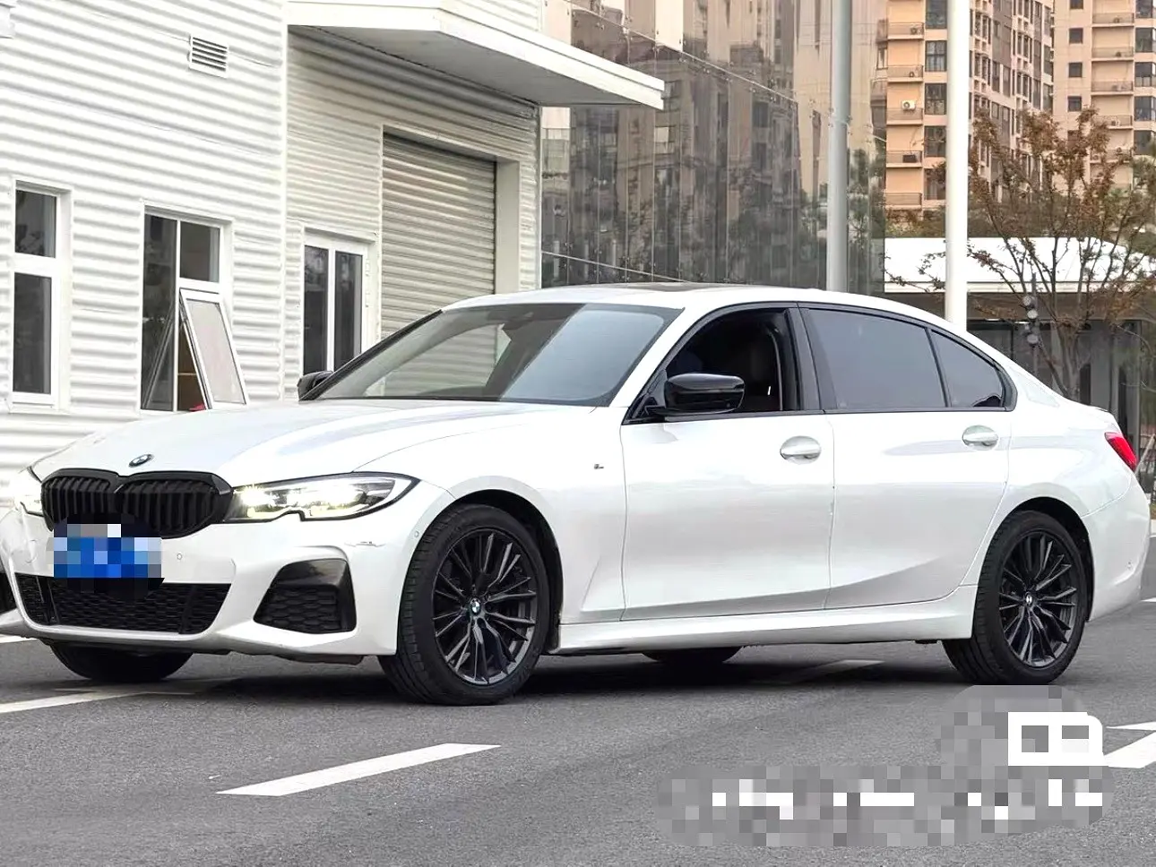 2020 BMW 325Li - Main View