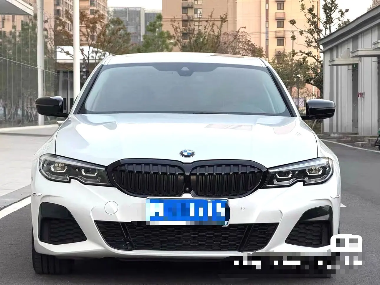 2020 BMW 325Li - Main View