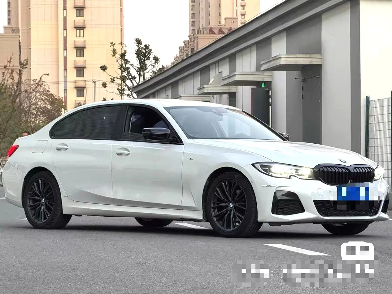 2020 BMW 325Li - Main View