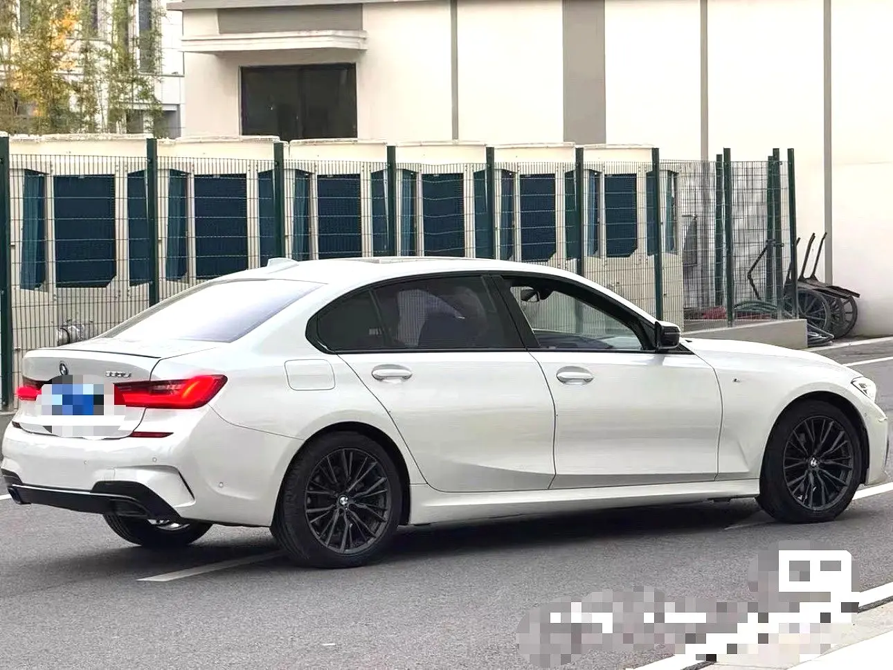 2020 BMW 325Li - Main View