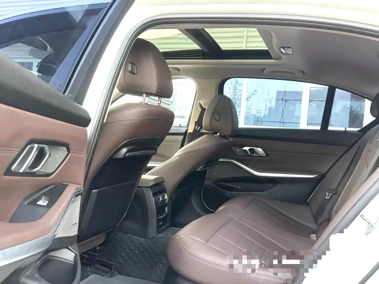 2020 BMW 325Li - Main View