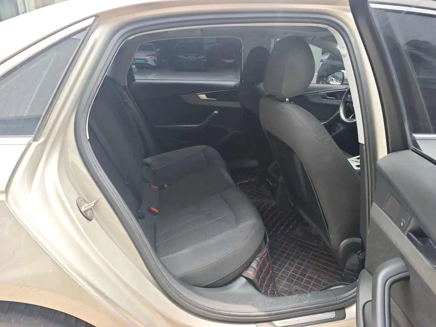2019 Audi A4L - Main View