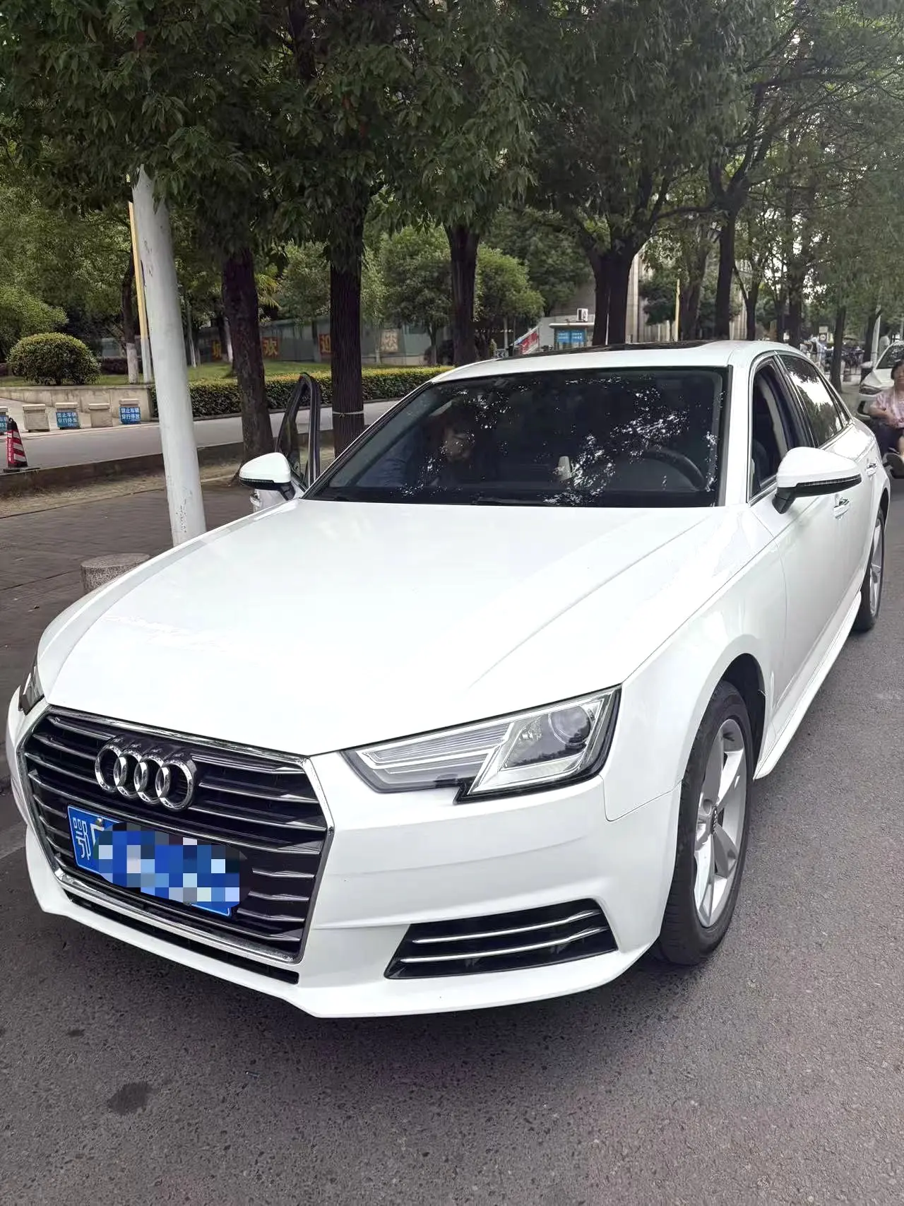 2018 Audi A4L - Main View
