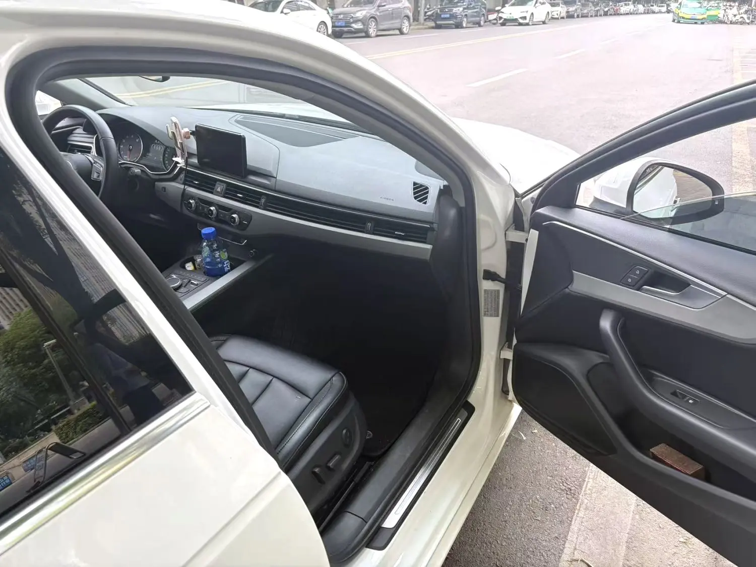 2018 Audi A4L - Main View