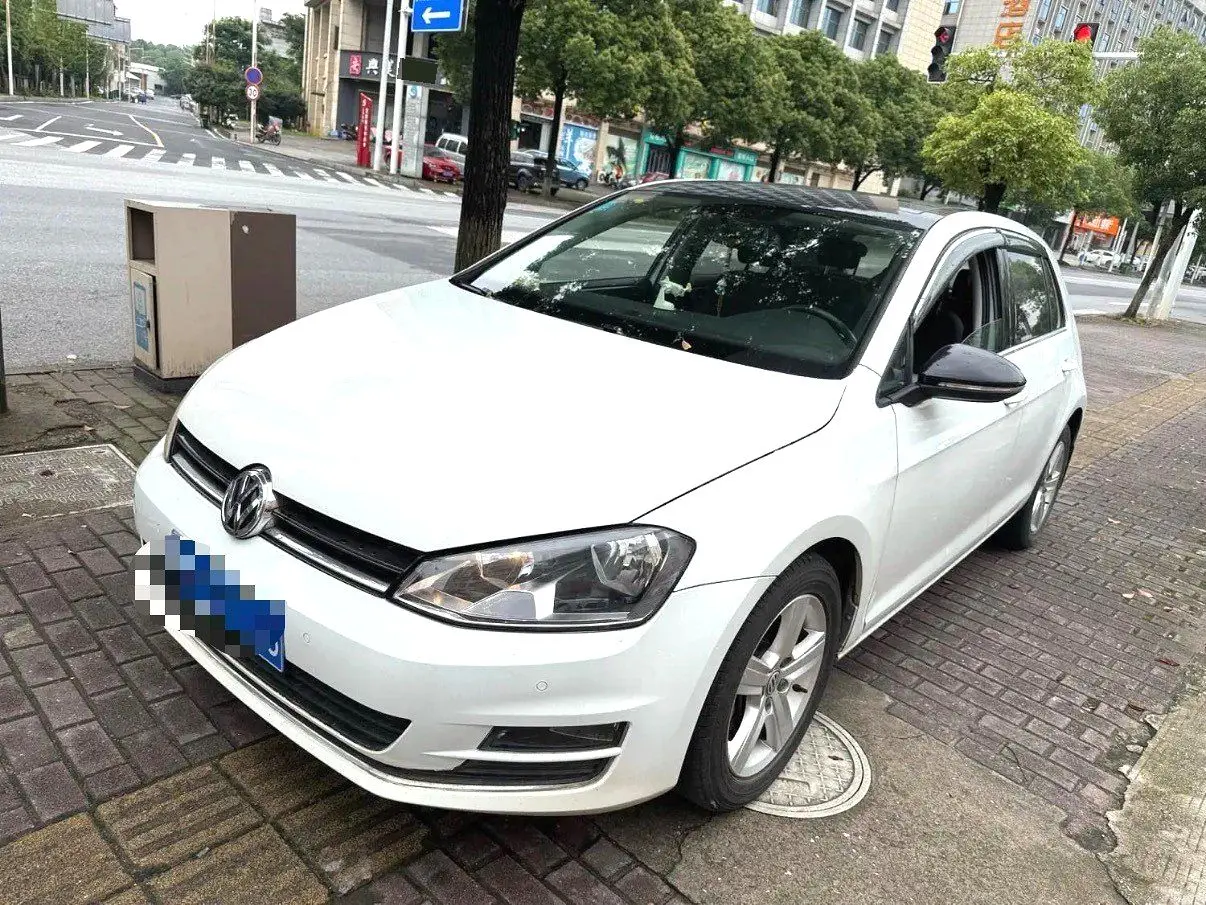 2017 VW Golf - Main View