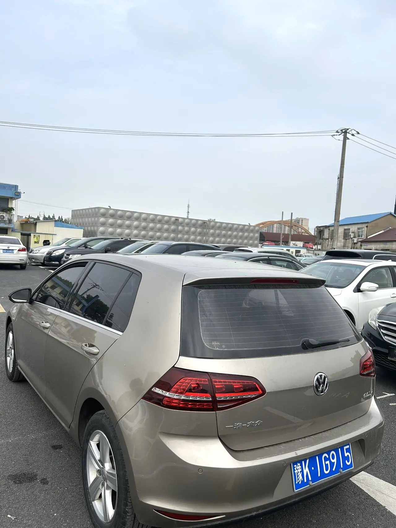 2017 VW Golf - Main View