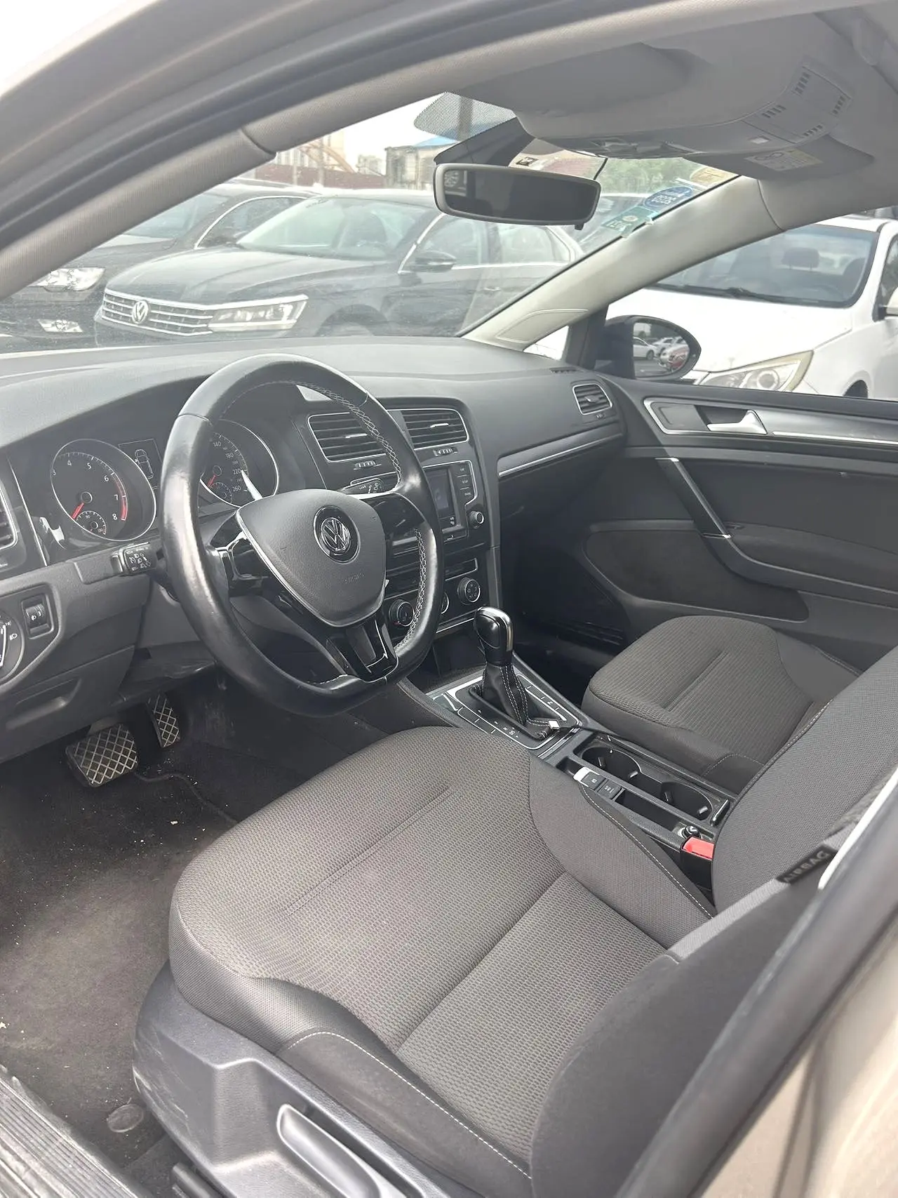 2017 VW Golf - Main View