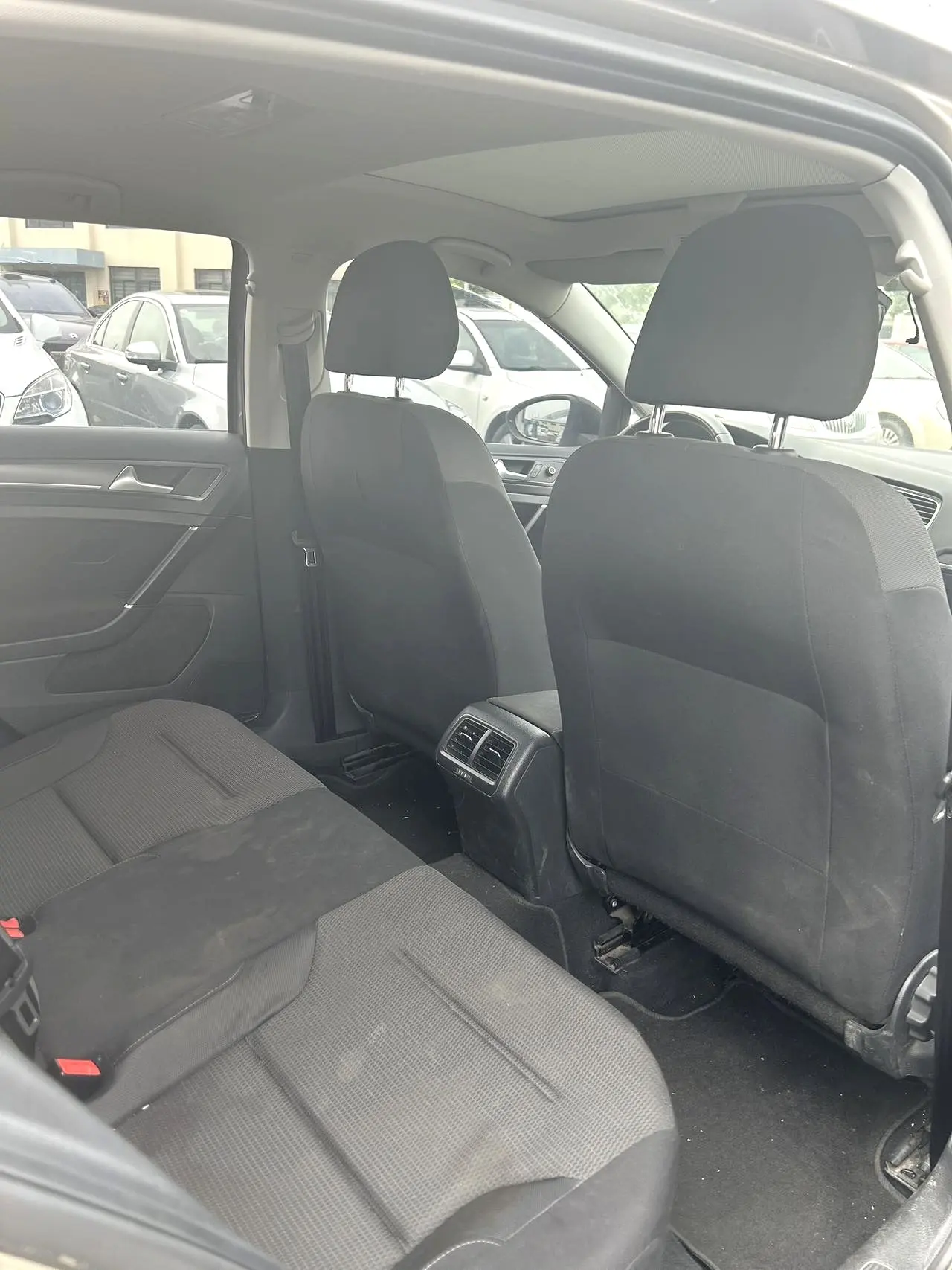 2017 VW Golf - Main View