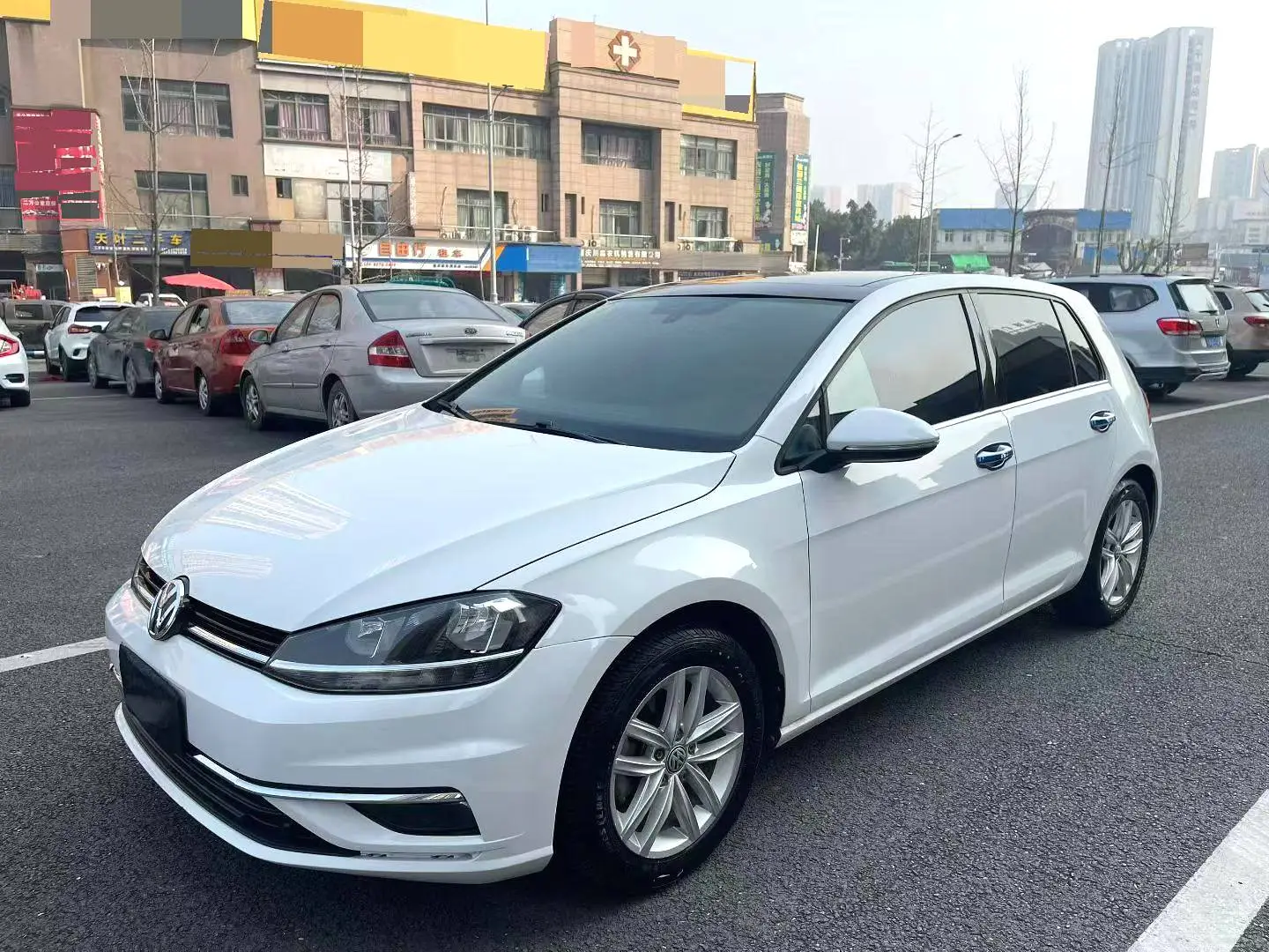2018 VW Golf - Main View