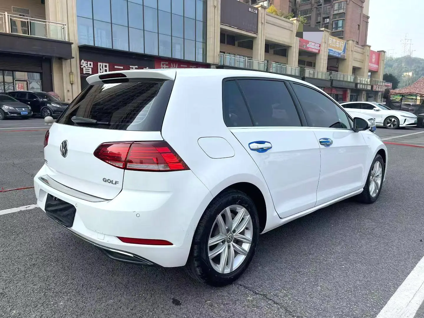 2018 VW Golf - Main View