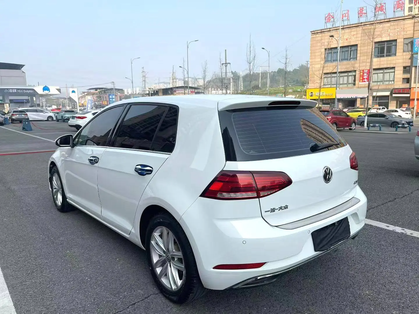 2018 VW Golf - Main View