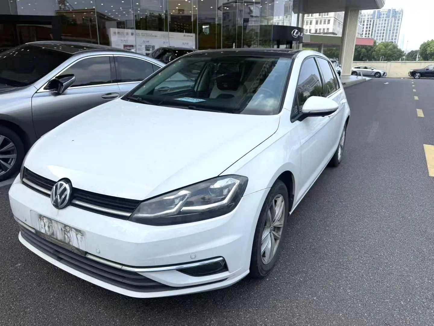 2018 VW Golf - Main View