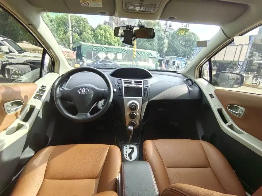 2010 Toyota Yaris - Main View