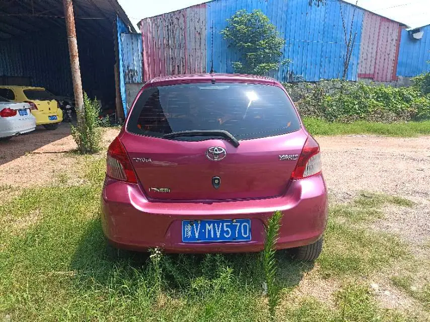 2011 Toyota Yaris - Main View