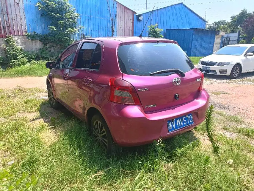 2011 Toyota Yaris - Main View