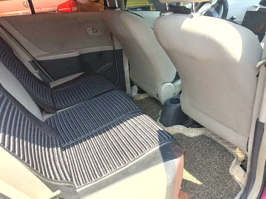 2011 Toyota Yaris - Main View