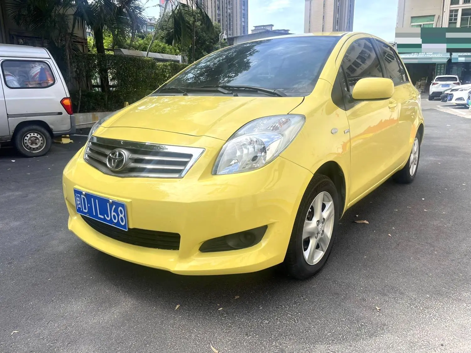 2011 Toyota Yaris - Main View