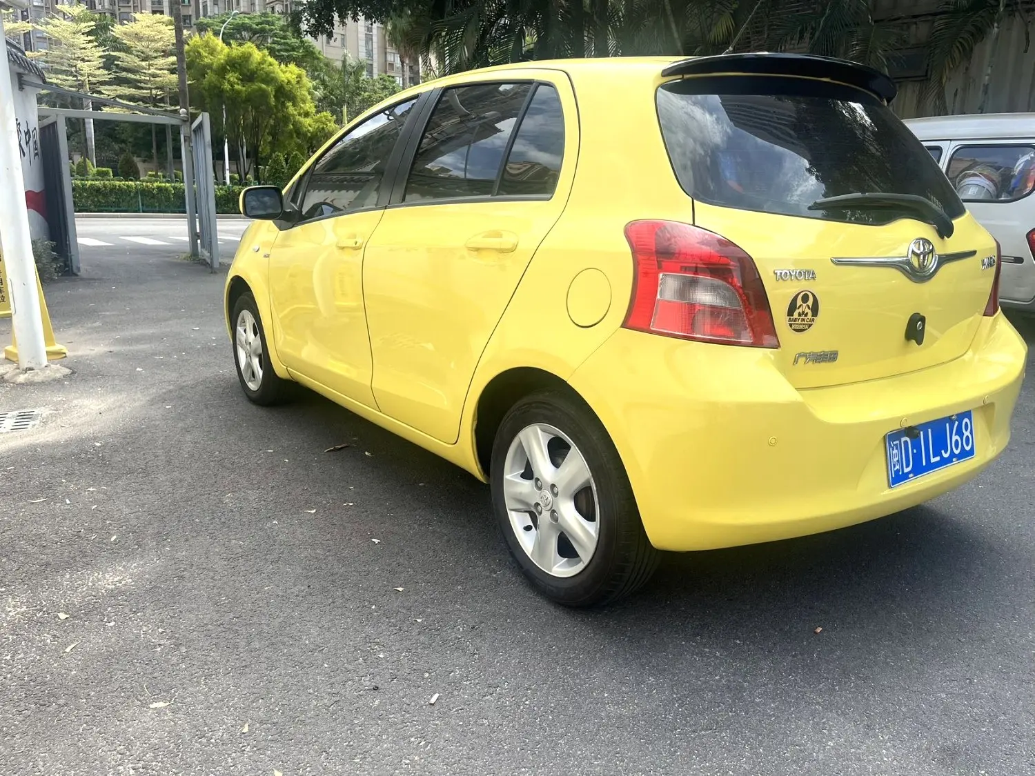 2011 Toyota Yaris - Main View