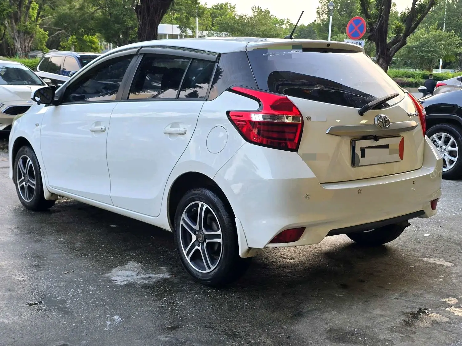 2019 Toyota Yaris L - Main View