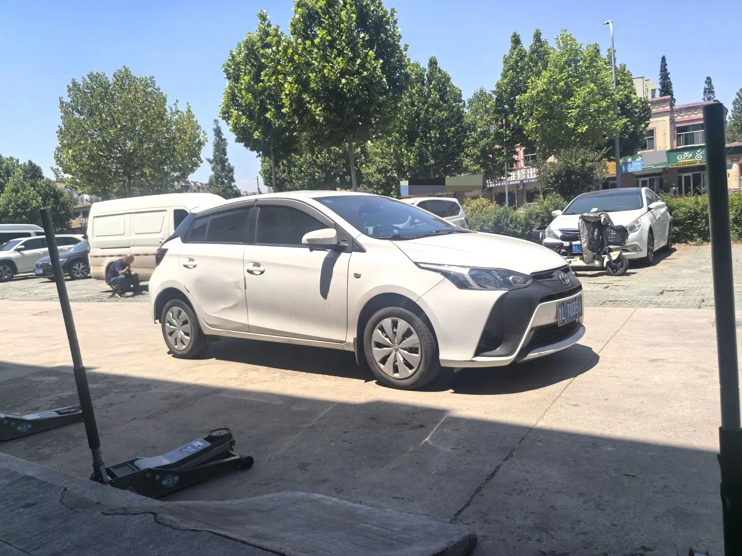 2020 Toyota Yaris L - Main View