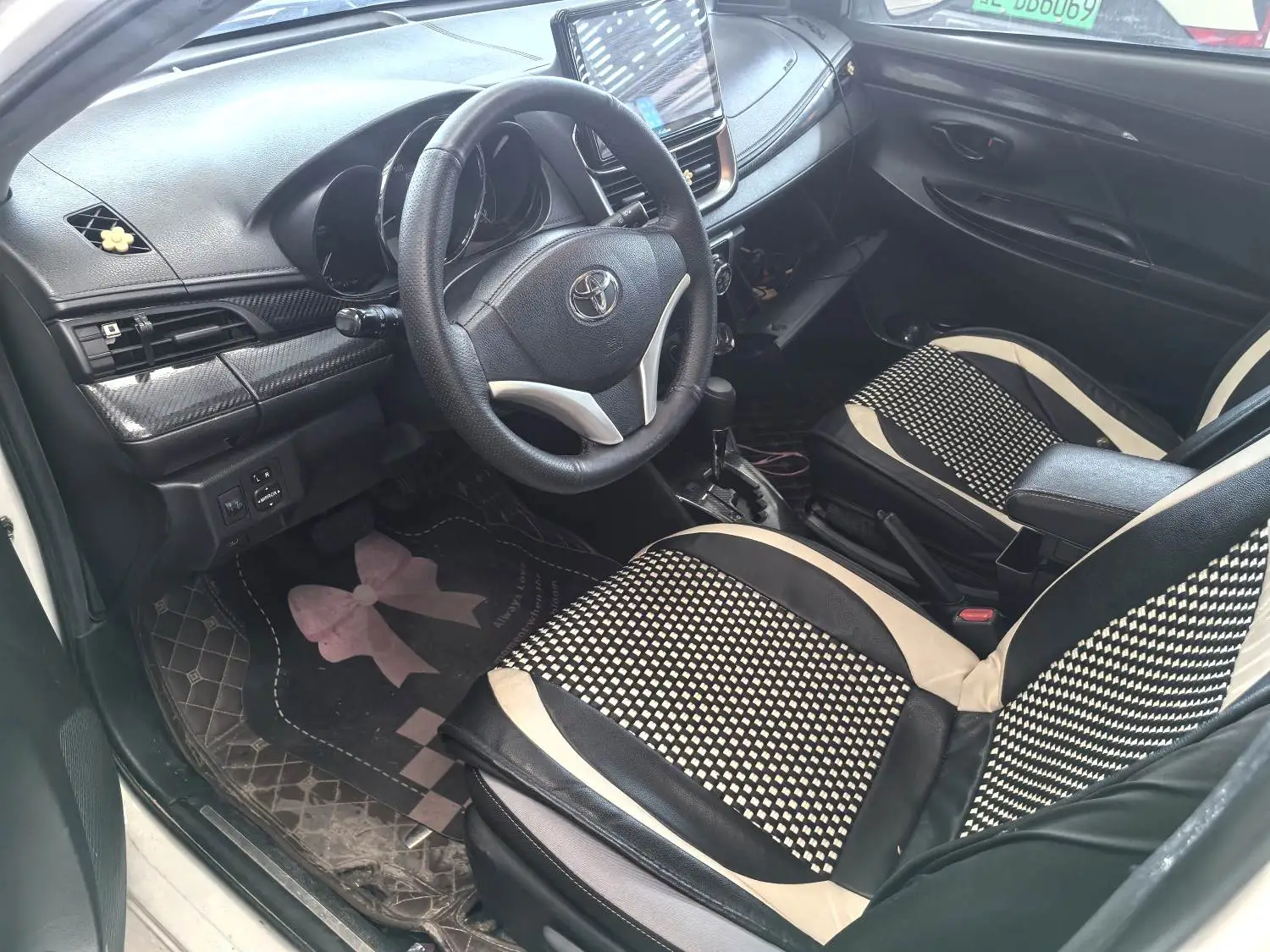 2020 Toyota Yaris L - Main View
