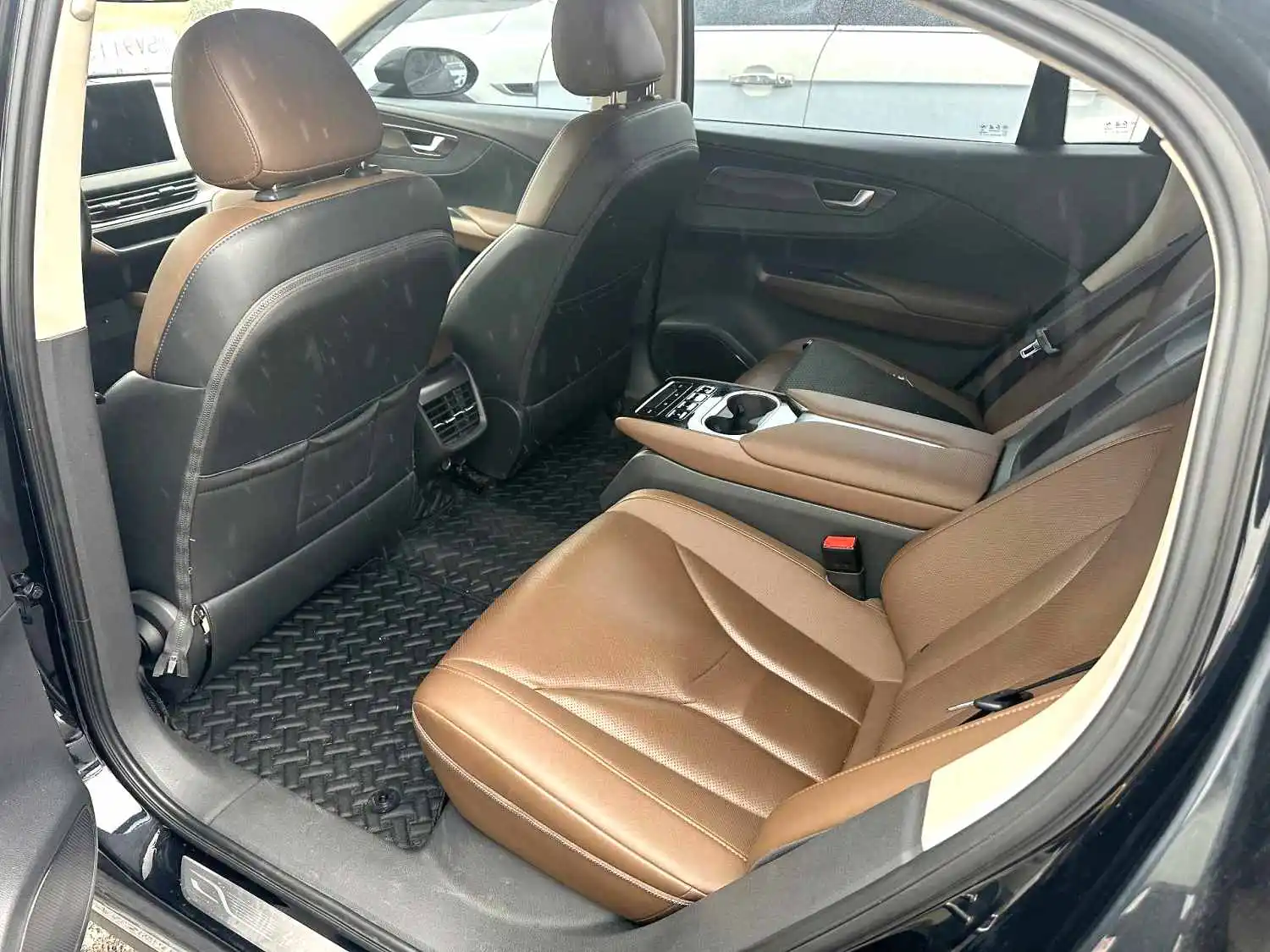 2022 Hongqi E-QM5 - Main View