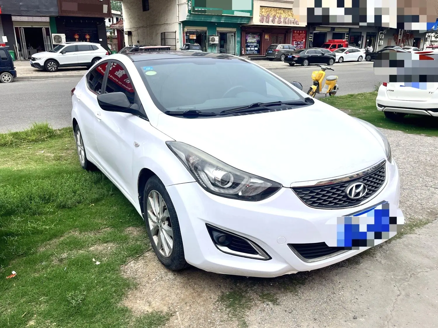 2018 Hyundai Elantra - Main View
