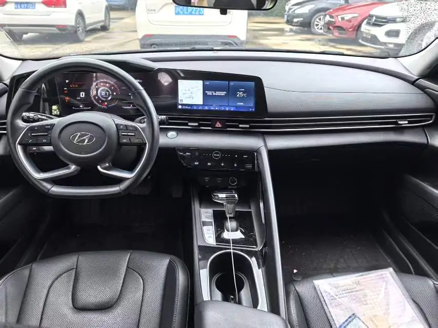 2020 Hyundai Elantra - Main View