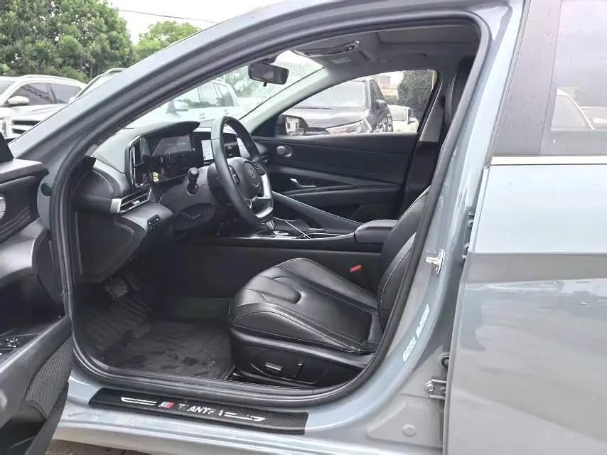 2020 Hyundai Elantra - Main View