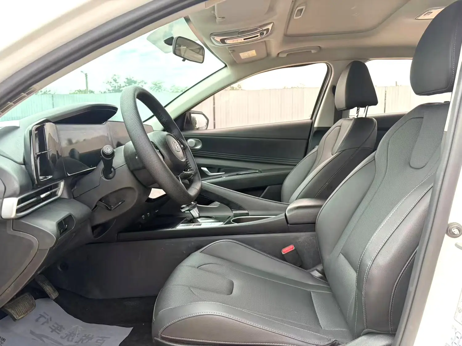 2022 Hyundai Elantra - Main View