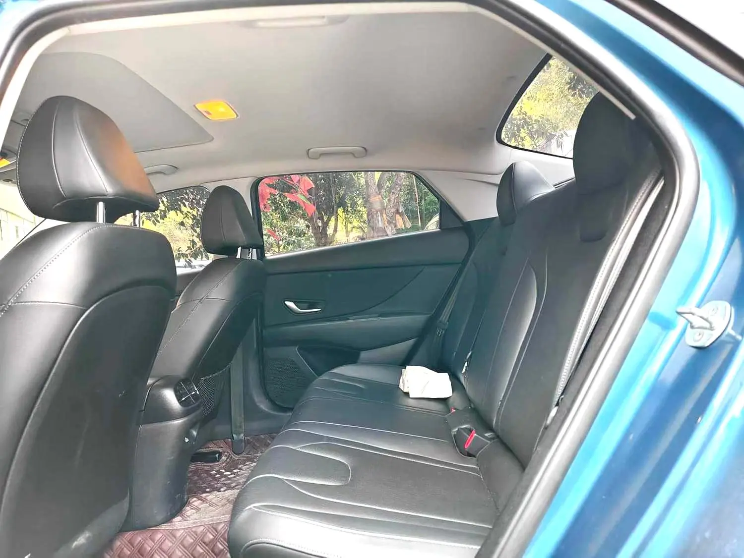 2022 Hyundai Elantra - Main View