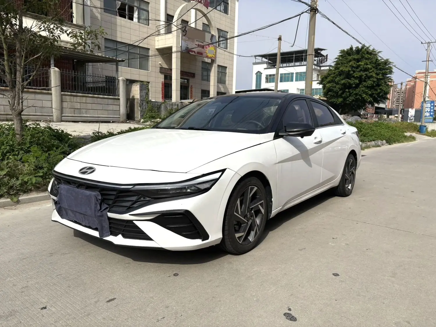 2023 Hyundai Elantra - Main View