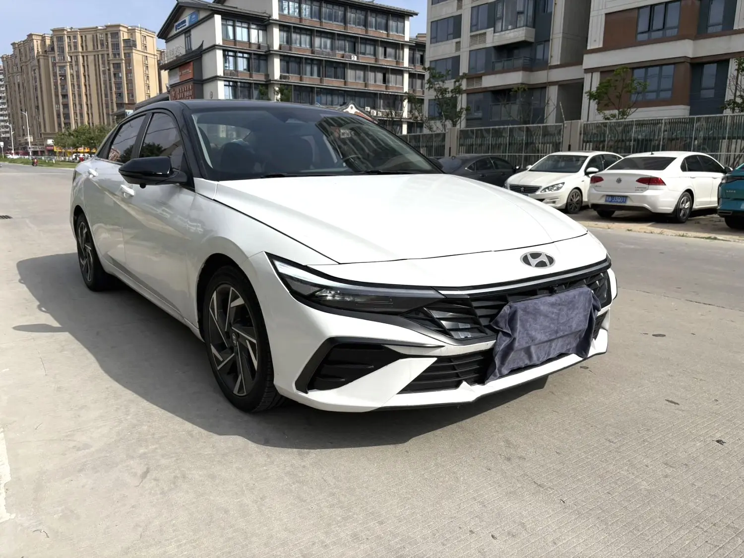2023 Hyundai Elantra - Main View