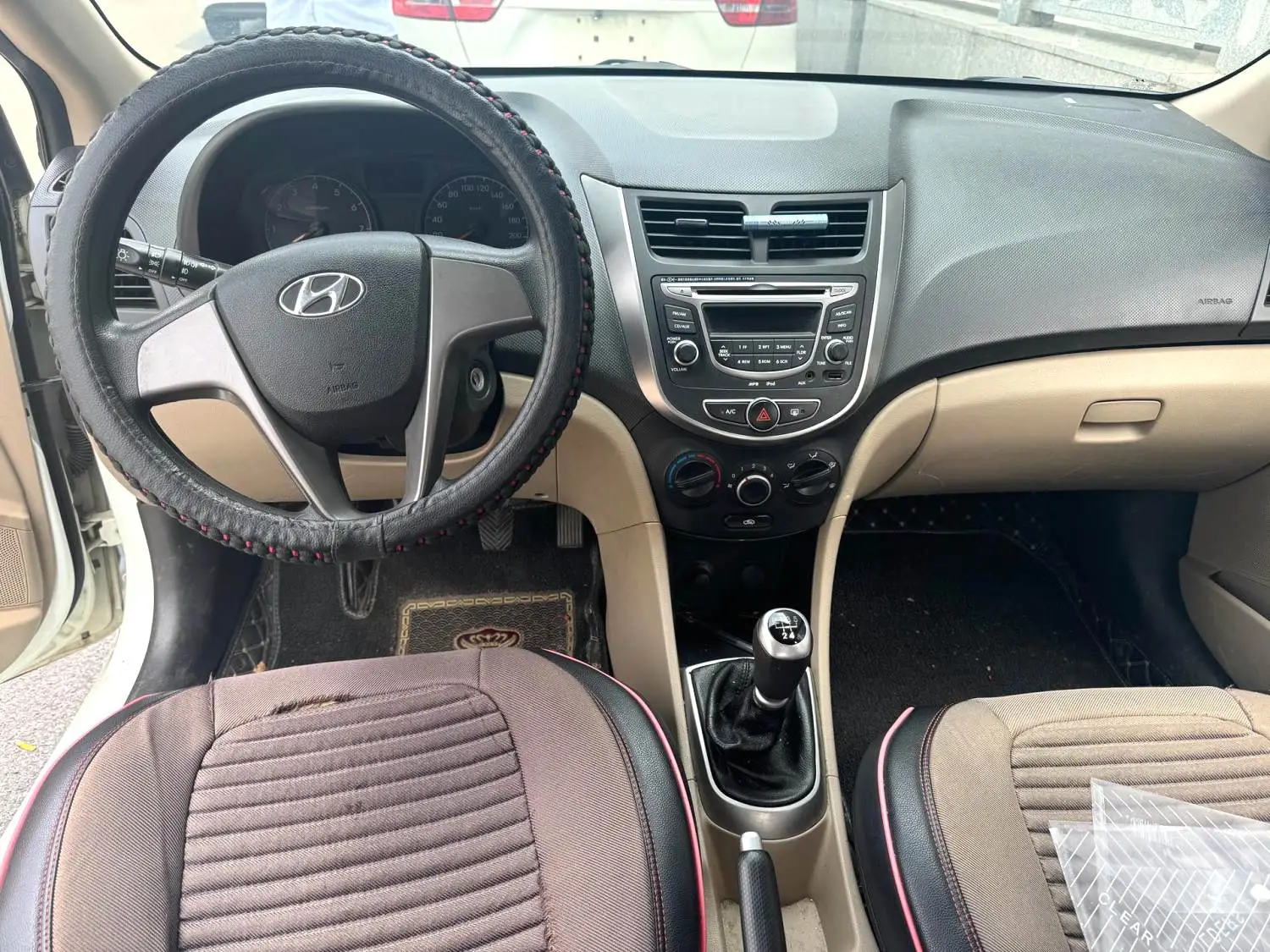 2015 Hyundai Accent - Main View