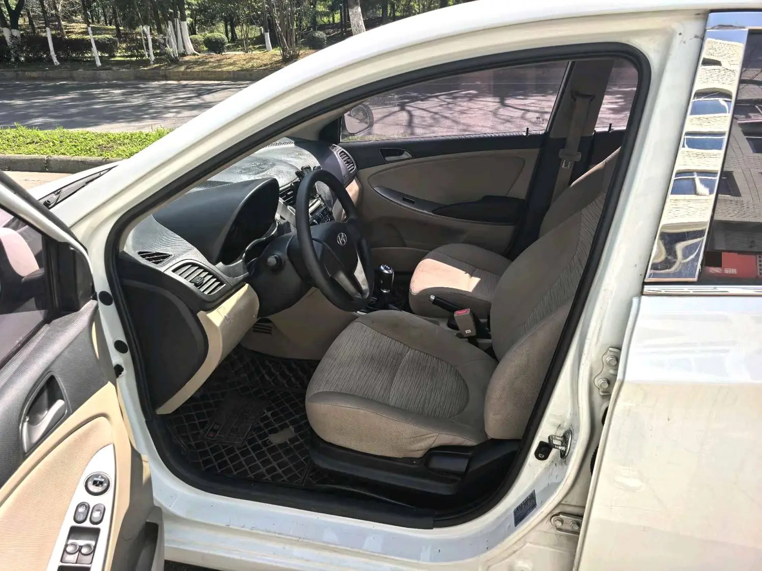 2016 Hyundai Accent - Main View